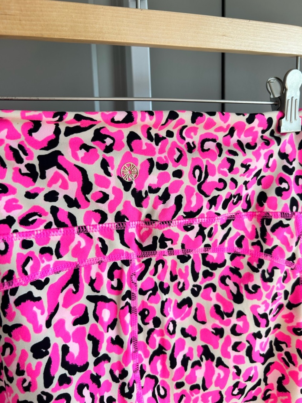 Lilly Pulitzer Luxletic Weekender High Rise Leggings Pink Leopard Size L #91 - Picture 5 of 12